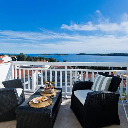 Luce Mediterranean Apartment's * Хвар