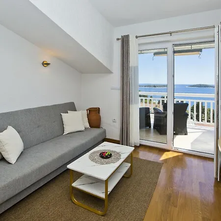 Luce Mediterranean Apartment's Апартаменты Хвар