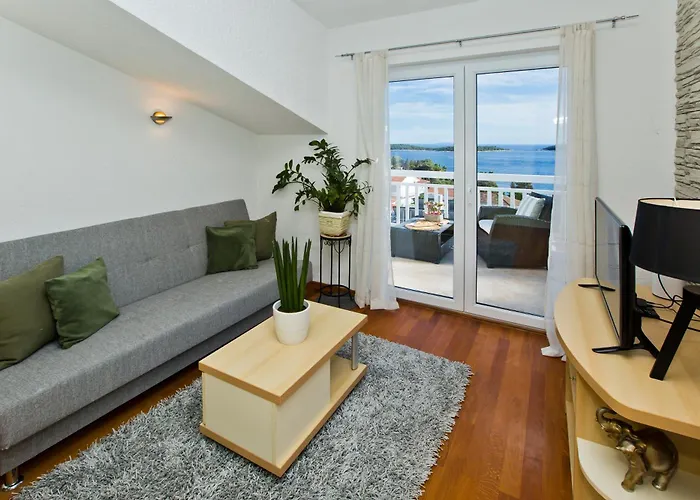 Luce Mediterranean Apartment's Апартаменты Хвар
