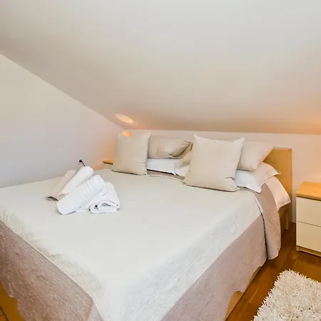 Luce Mediterranean Apartment's Daire